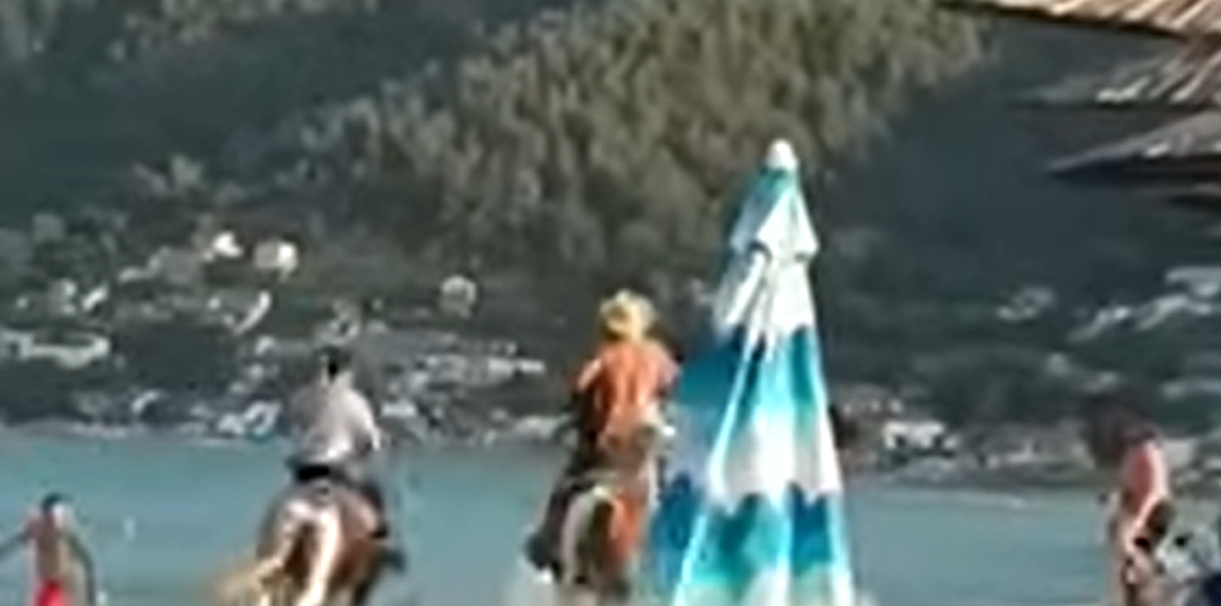 Άλογο χτύπησε 5χρονη στη Χρυσή Αμμουδιά στη Θάσο (VIDEO)