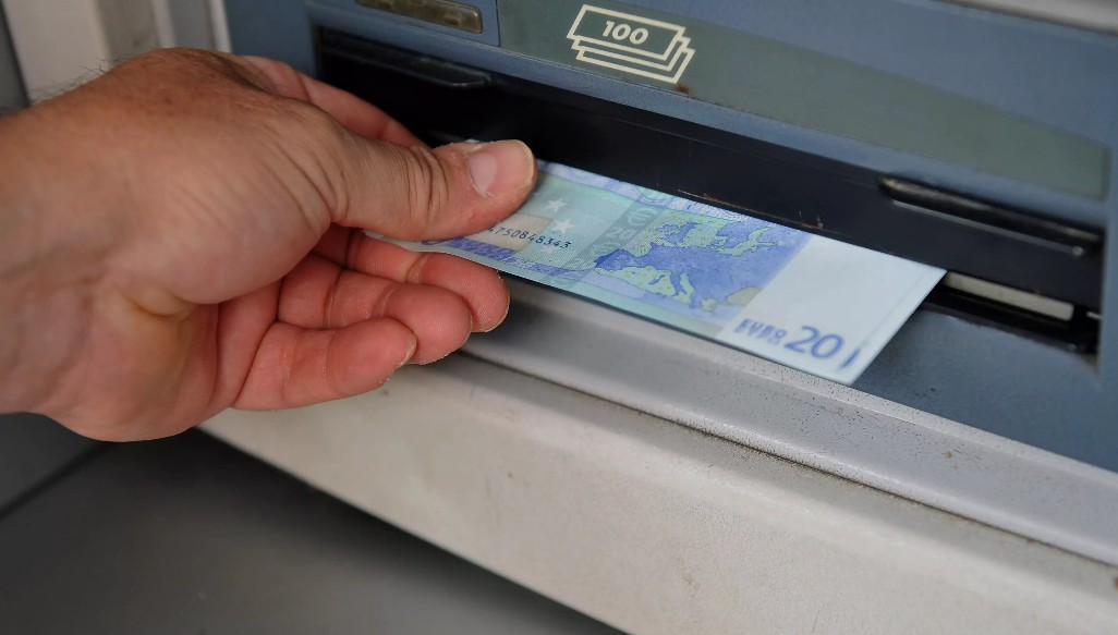 Νέες μορφές απάτης σε ΑΤΜ - Πώς να προστατευτούμε