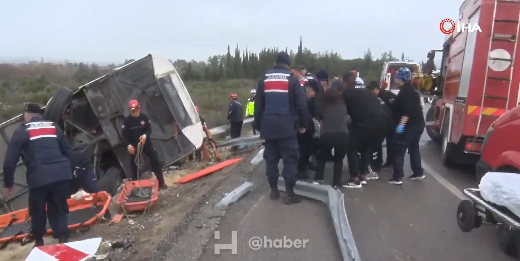 Δεκαέξι νεκροί και δεκάδες τραυματίες σε δύο τροχαία δυστυχήματα στην Τουρκία (VIDEO)
