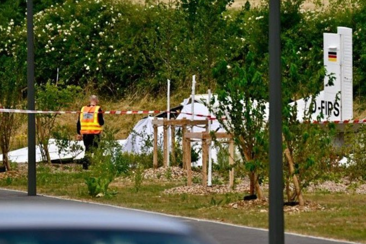 11 νεκροί από την πτώση αεροσκάφους στη Γαλλία (VIDEO & PHOTO)