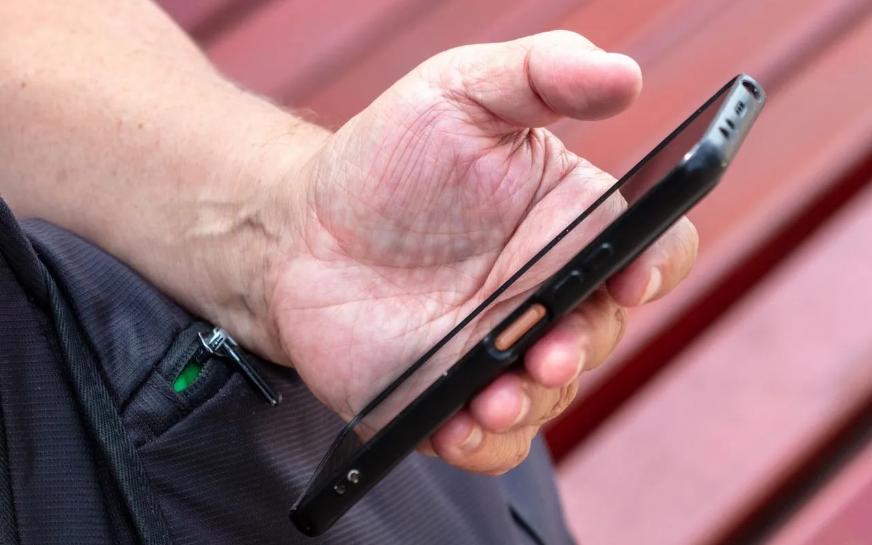 Αποσύρεται smartphone από την ελληνική αγορά λόγω υπερβολικής ακτινοβολίας