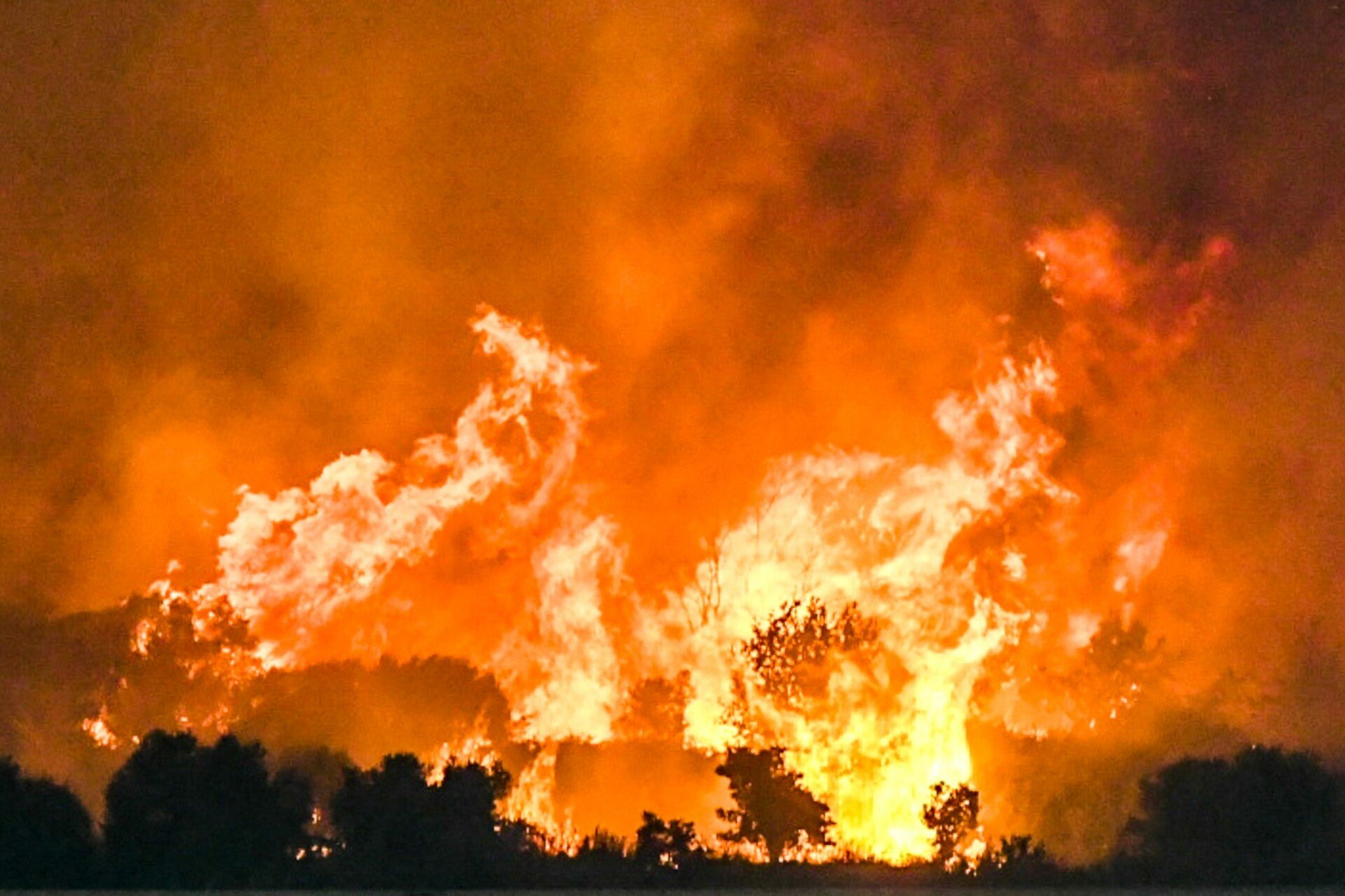 Κόλαση φωτιάς σε Πάτρα, Χίο, Πρέβεζα και Ζάκυνθο (VIDEO)